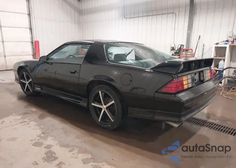 1992 Chevrolet Camaro Z28 из США, поврежденный, VIN 1G1FP23F6NL134186